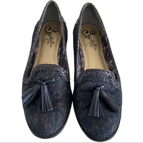 Seychelles Black lace style flat slip on loafers with tassels size 6 VGUC - Picture 1 of 8